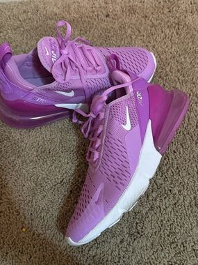Nike Air Max 270 in purple colorway.
Size 6Y (Big Kids / Grade School).